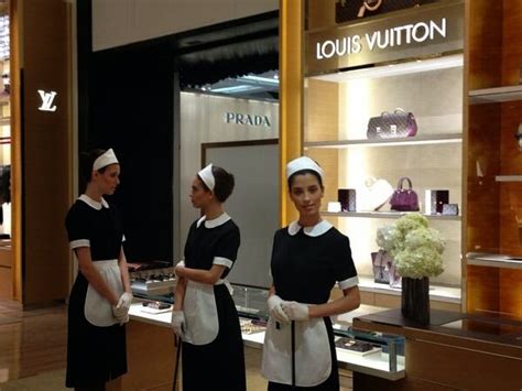 louis vuitton employee uniform 2020|louis vuitton uniforms.